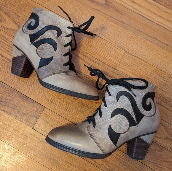Spring Step L'Artiste taupe grey python western lace up boots - Picture 2 of 8